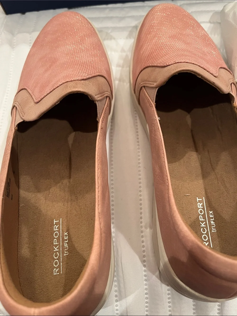 Rockport Women’s Slip-On Pink Sneaker size 9.5W New